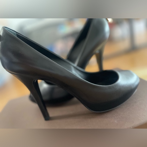 AUTHENTIC Louis Vuitton locket pumps high heels ☀️ - Picture 15 of 17